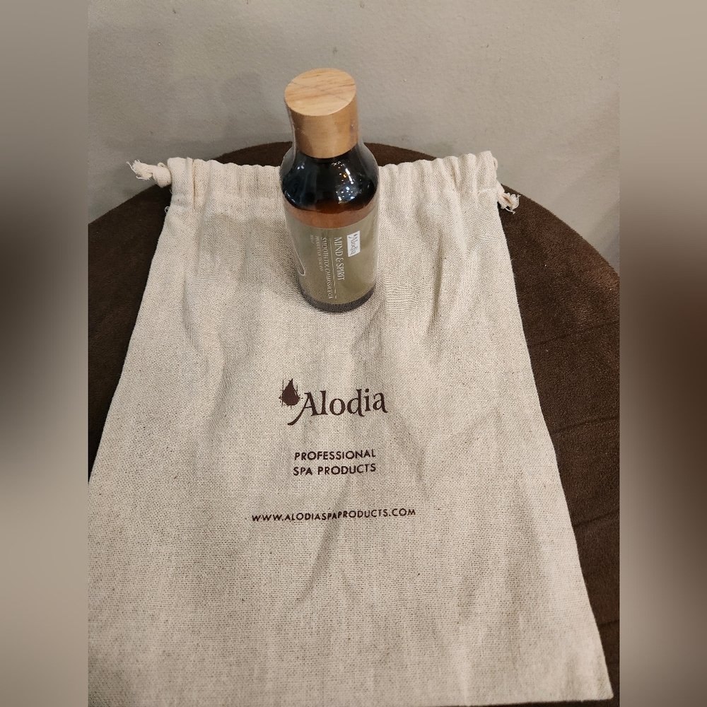 Alodia Mind & Spirit Smooth Touch Massage Oil. Sealed. 100ml.
